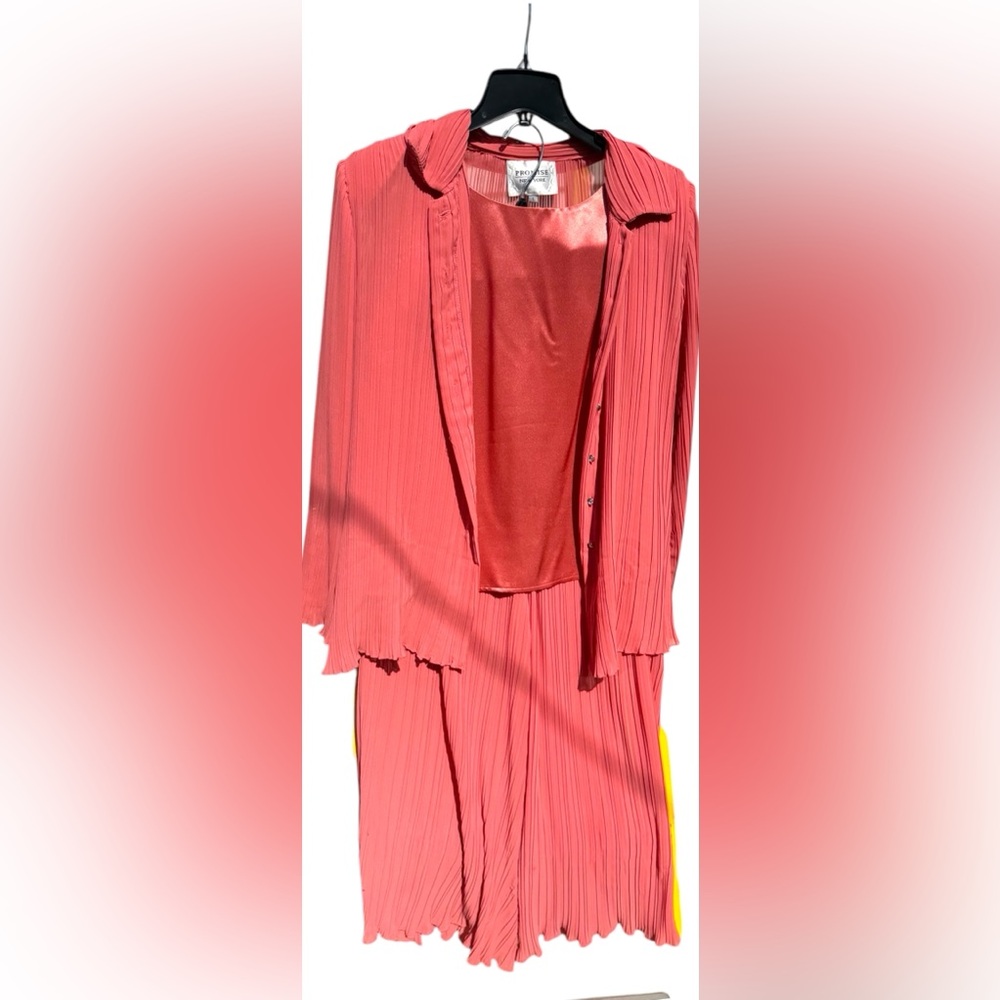 3 pc pleated Melon/Coral pant & jacket set